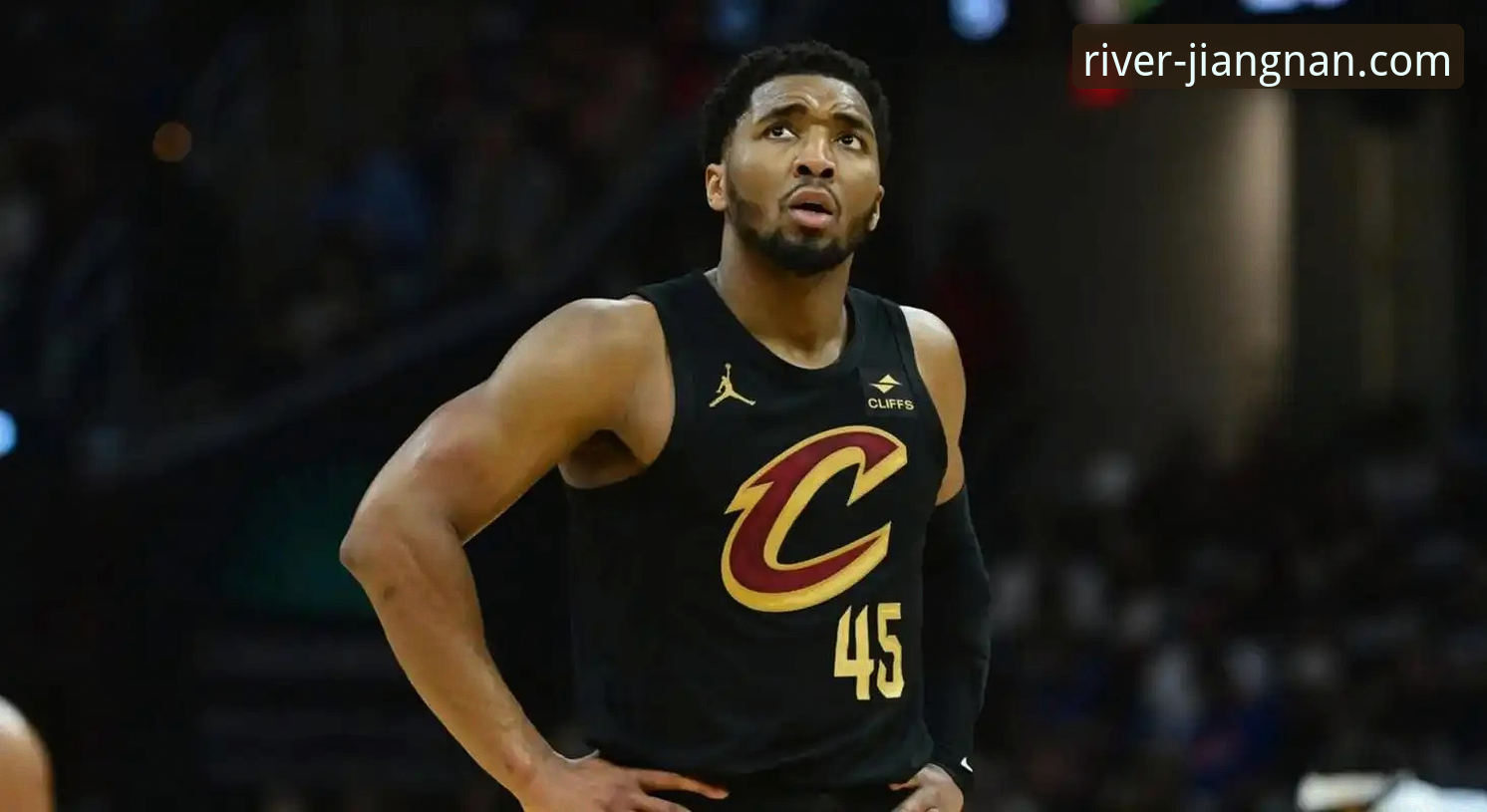 米切尔42分 vs 班凯罗36分：一场顶级得分手的对攻盛宴，谁更胜一筹？